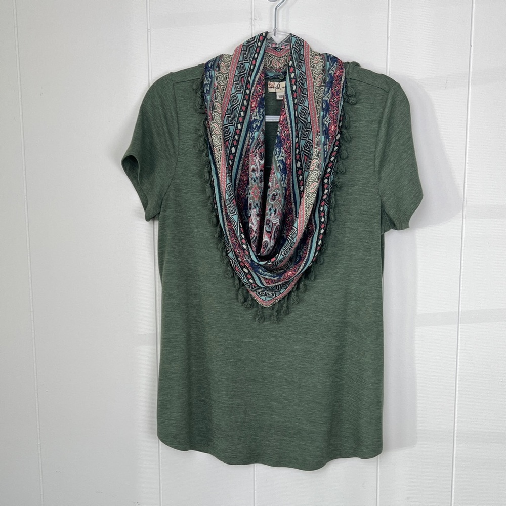 World Unity Short Sleeve T-Shirt Attached Scarf Womens NWOT Sz S